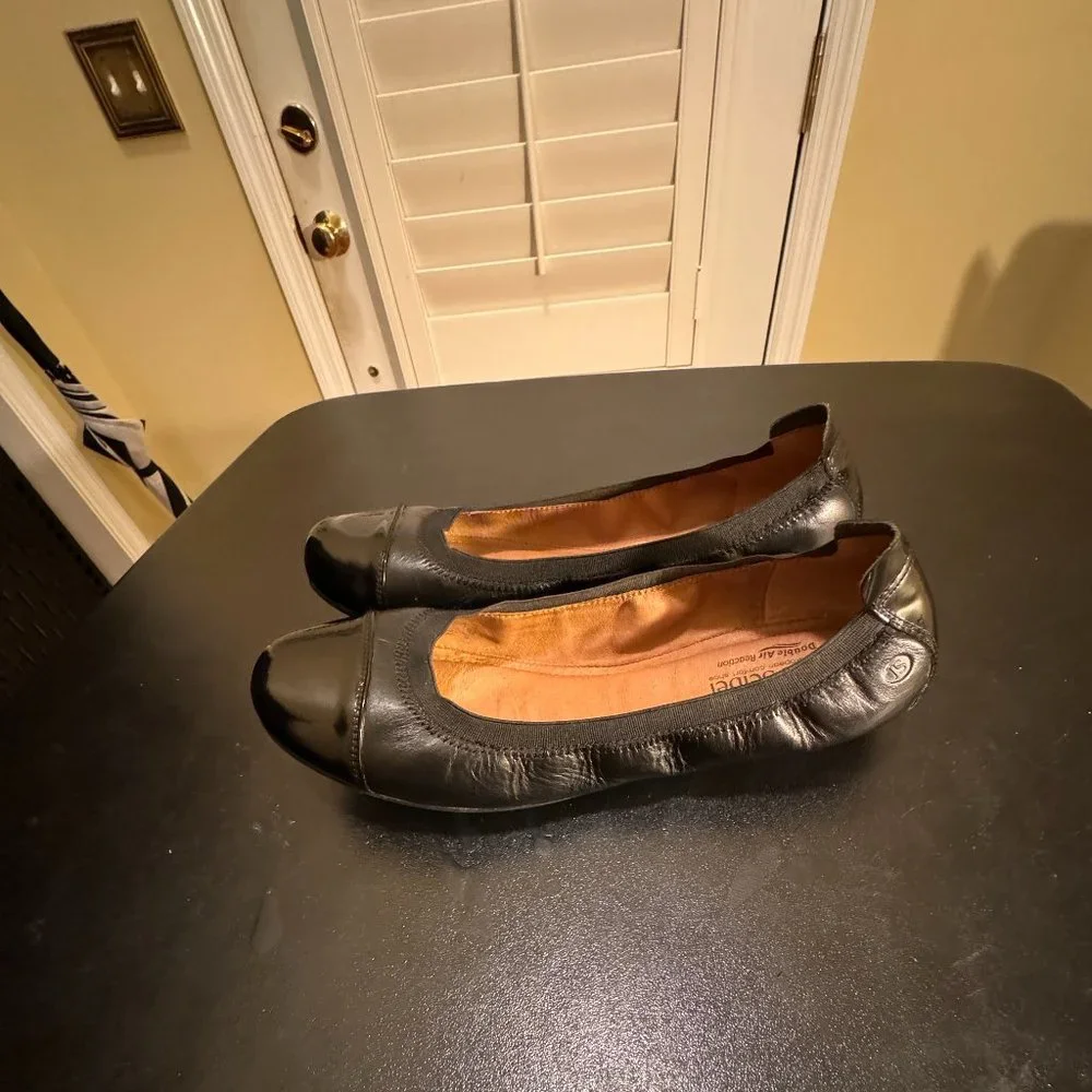 Josef Seibel  EUR  size 39 black ballet flats